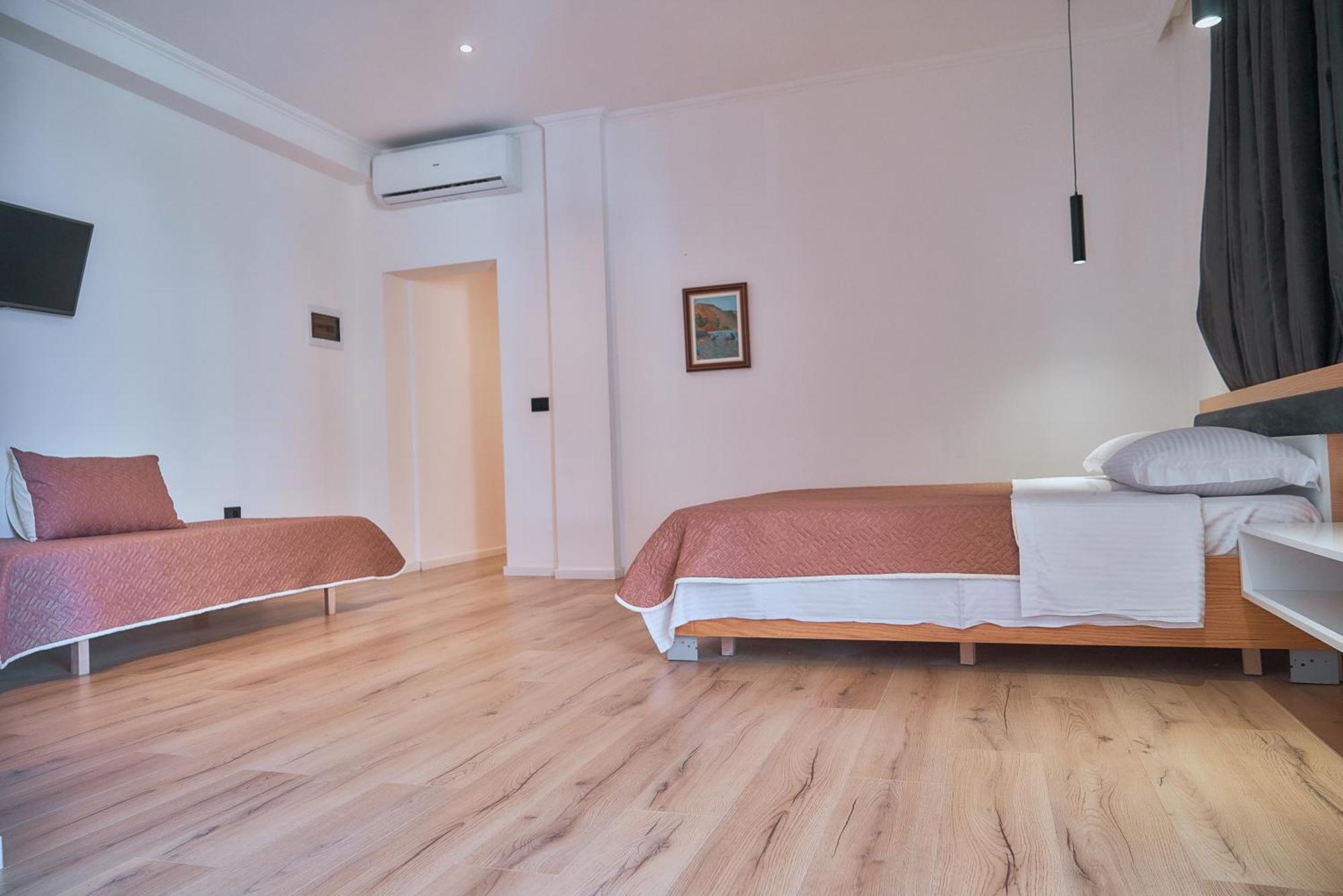 Kalpazo Inn Tirana Exteriér fotografie